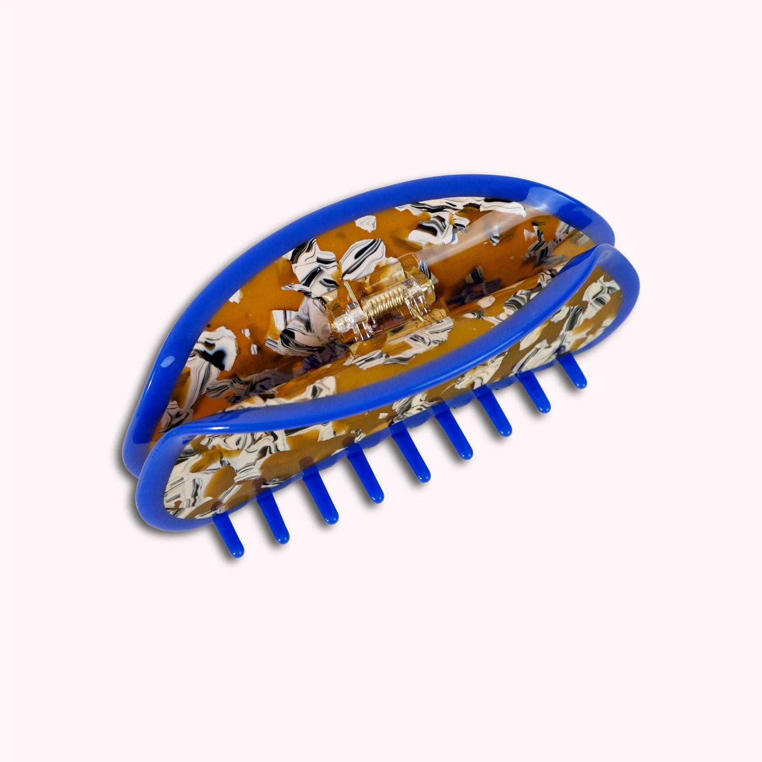 Etc.Store - Margo Large Claw in Blue / Latte
