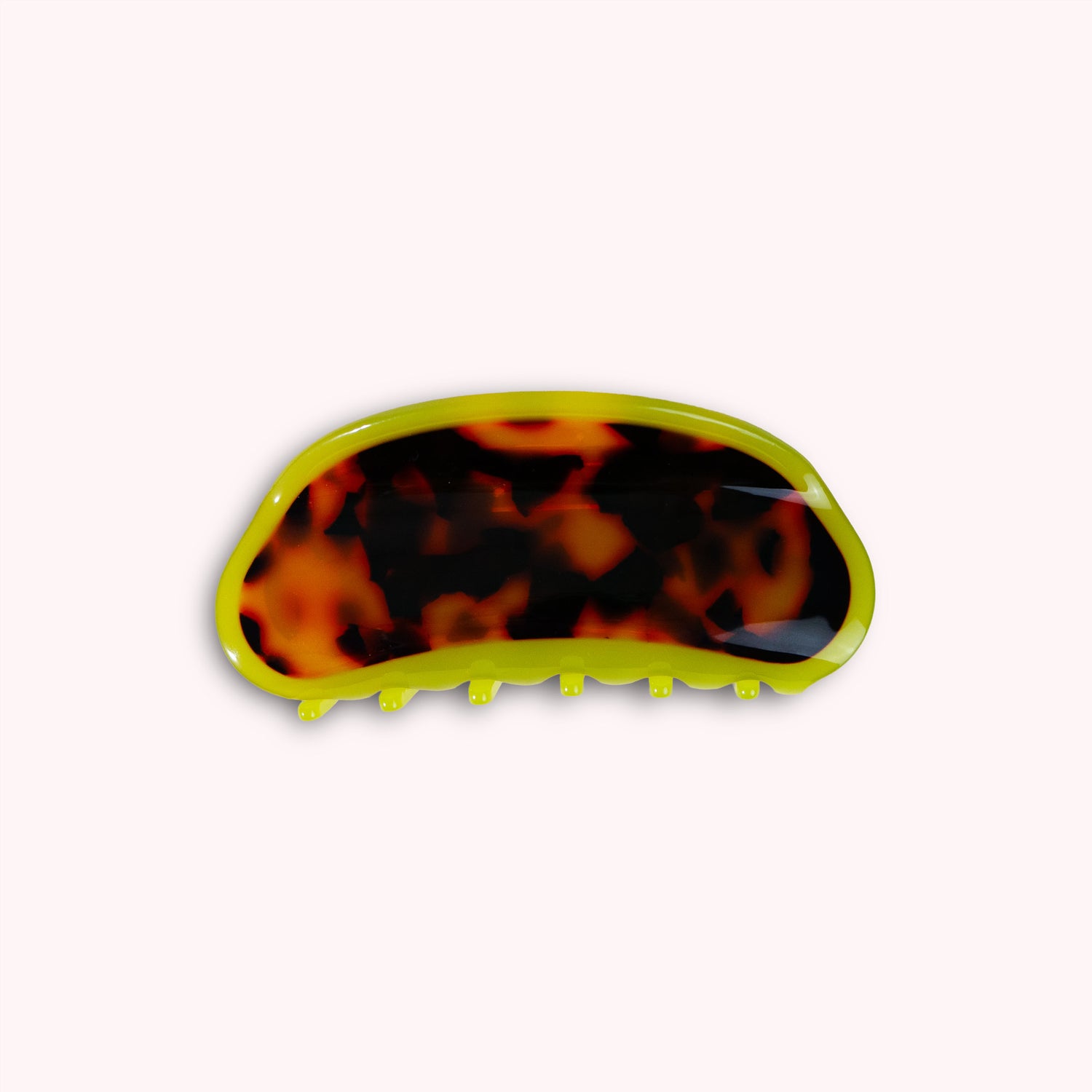 Etc.Store - Luella Medium Hair Claw in Passionfruit
